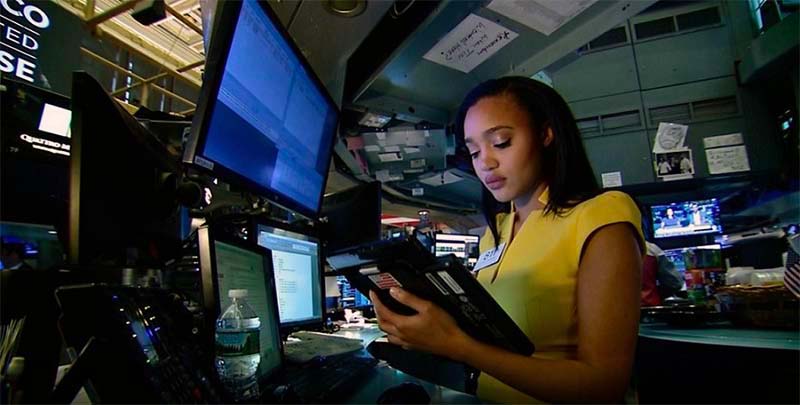 Meet 23-Year-Old Lauren Simmons, The Only Full-Time Female Broker On Wall Street 1 laurensimmons
