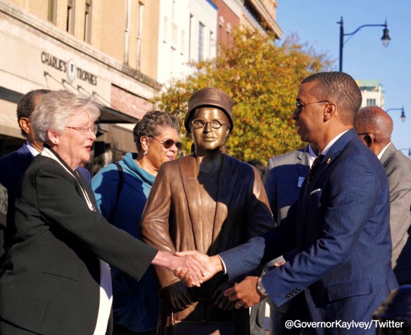 A New Statue Honoring The Legacy Of Rosa Parks Is Unveiled In Montgomery 2 EKvffr1WoAEa3 e e1575304108560