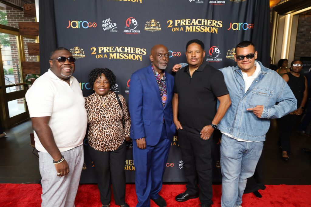 2 Preachers on a mission Dr Len Gibson Wayne Overstreet guests red carpet atl IMG 6861 X4