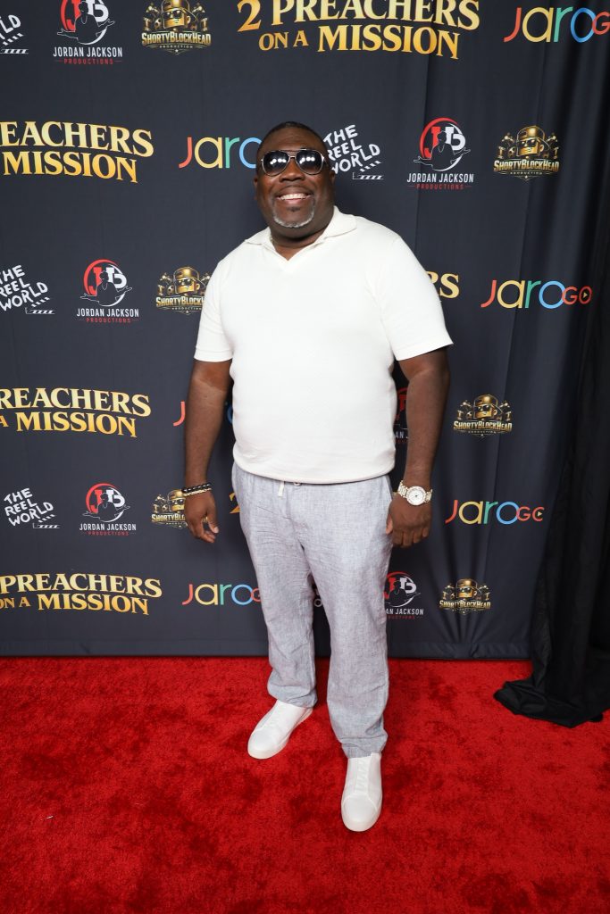 2 Preachers producer Dr Len Gibson JaroGO red carpet premiere atl IMG 6809 X4