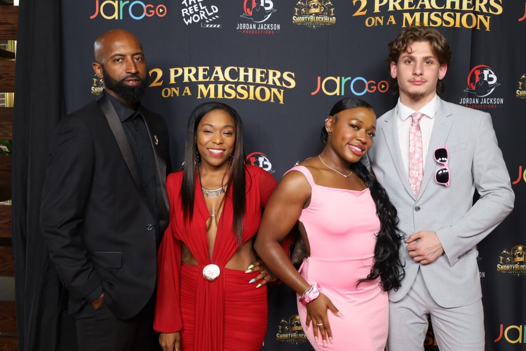 2 Preachers red carpet guests atl IMG 6872 X4
